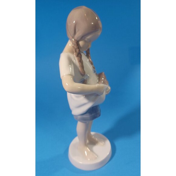 Bing & Grondahl Royal Copenhagen Little Mother Danish Girl With Kitten Figurine - Picture 4 of 16